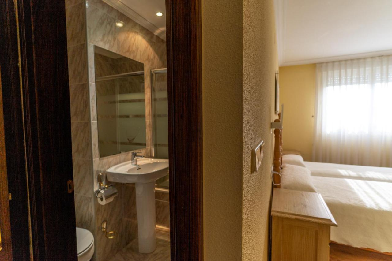 Hotel Rio Cea Puente Almuhey ภายนอก รูปภาพ