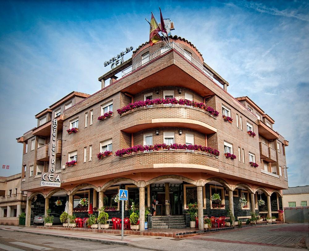 Hotel Rio Cea Puente Almuhey ภายนอก รูปภาพ